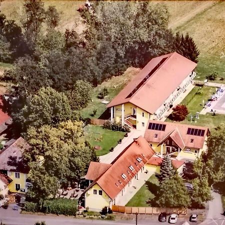 Gasthof Zum Lindenhof Бад-Радкерсбург Екстер'єр фото